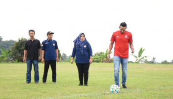 Kecamatan Dan Karang Teruna Cipicung Gelar Turnamen Sepak Bola Bansos Cup