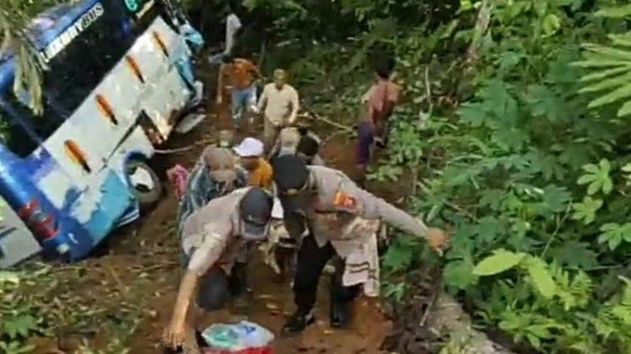 Kembali Terjadi, Kecelakaan Maut di Tanjakan Mayit Jalinbar, Bus Terjun ke Jurang Sedalam 50 Meter, Diduga Rem Blong 