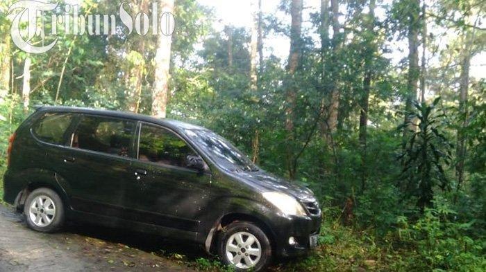 HEBOH Mobil Wisatawan Asal Bandung Tersesat di Tengah Hutan Tawangmangu, Inilah Penyebabnya