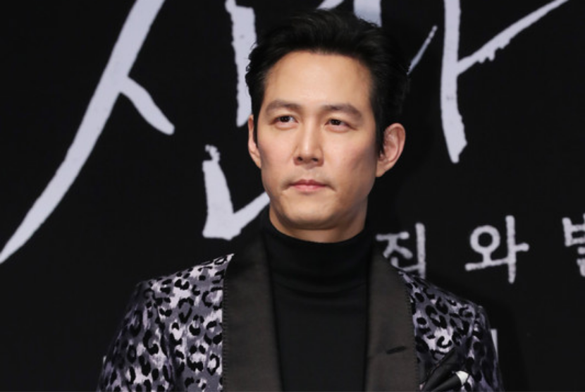 Lee Jung Jae 'Squid Game' Debut Menjadi Sutradara dan Penulis Skenario di Film 'Hunt'