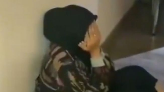 VIRAL Video  Istrik Gerebek Suaminya yang Sedang Di Hotel, Ujungnya Berakhir Tangis Haru 