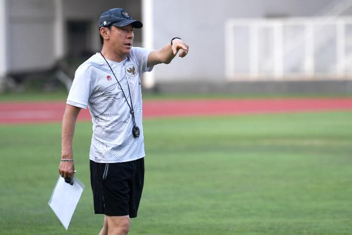 Piala AFF U-19 2022 : Shin Tae-yong Puji Thailand U-19, Disorot Media Vietnam