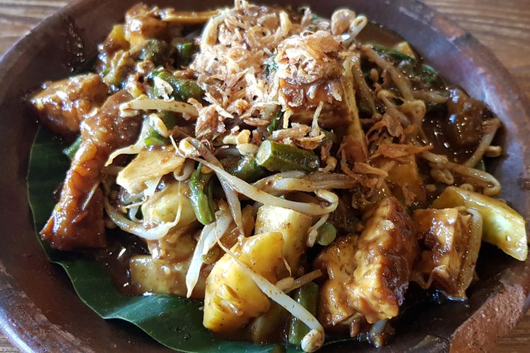 Inilah Resep Rujak Cingur Khas Jawa Timur