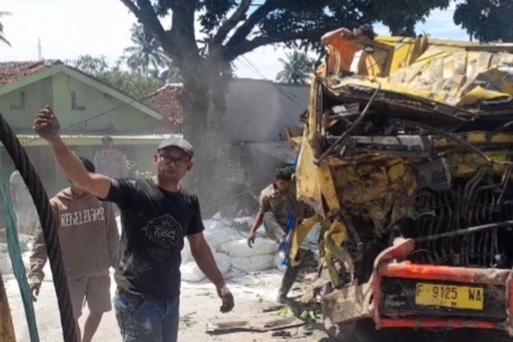 Jalur Maut Bangbayang di Cianjur Kembali Telan  6 Orang Korban, Kecelakaan Diduga Karena Rem Blong