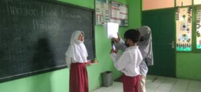 Unik ! Guru di Bandung Barat Lakukan Pembelajaran Menggunakan Tik Tok 