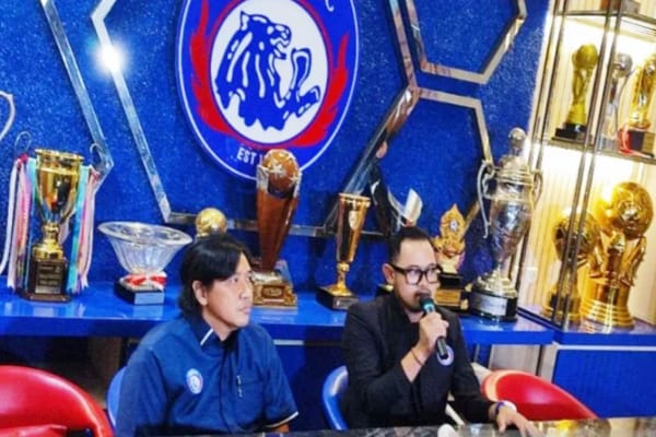 Presiden Arema FC Siap Bertanggung Jawab Penuh Atas Tragedi yang Terjadi di Stadion Kanjuruhan