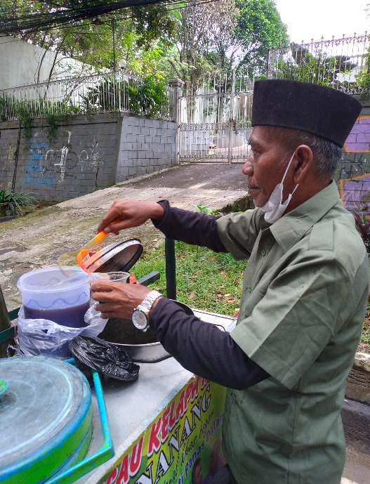 VIRAL ! Penjual Cincau di Bogor Kuasai 9 Bahasa Asing Dipanggil Mr Nanang
