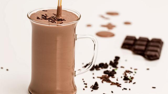Berikut Beberapa Efek Samping Mengonsumsi Susu Cokelat Berlebihan