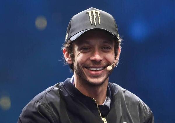 Anak Didiknya Sedikit Lagi Raih Titel Juara Dunia MotoGP 2022, Rossi Akan Saksikan Race GP Valencia ? 