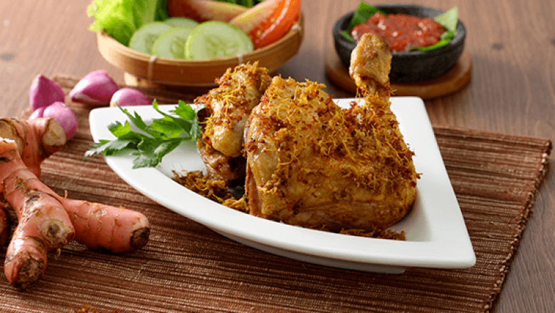 RESEP dan TIPS Membuat Ayam Goreng Ala RM Padang, Bumbu Rempah ya Bikin Rasa Makin Nendang ! 