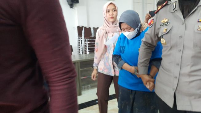 FAKTA-FAKTA Siti Aisyah Penipu Ratusan Mahasiswa Bogor dan Raup Uang Miliaran Rupiah, Masuk Lewat Seminar Lalu Lunasi Hutang Hingga Beli Mobil ! 