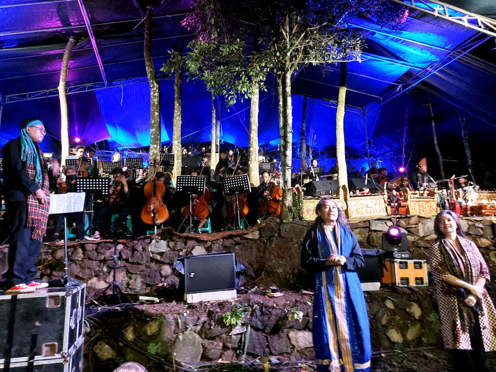 Konser Musik Orcehestra Menyihir Penonton Dilereng Gunung Ciremai