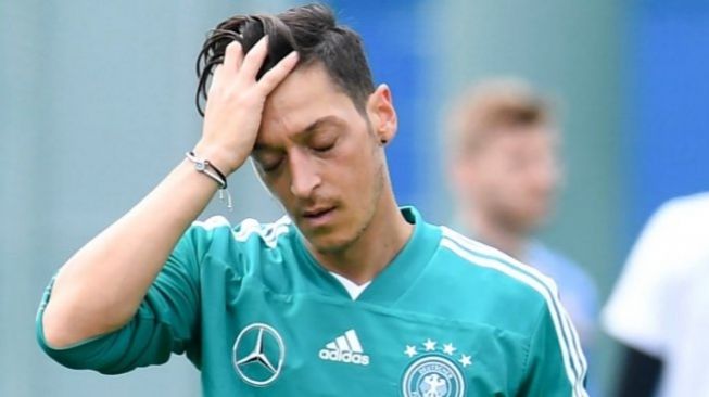 Mesut Ozil Trending Usai Jerman Gagal Lolos ke Babak 16 Besar, Kenapa ya? Karena Karma Ozil ? 