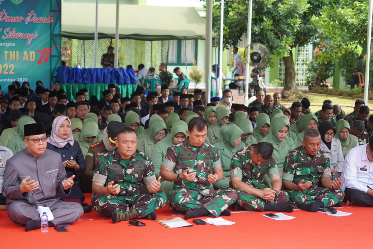 Danrem 062/Tn Mengikuti Vicon Bakti Sosial dan Doa Bersama Damka Hari Juang ke-77 TNI AD Tahun 2022