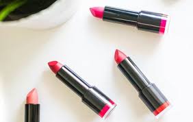 Berikut Beberapa Cara Memilih Warna Lipstik