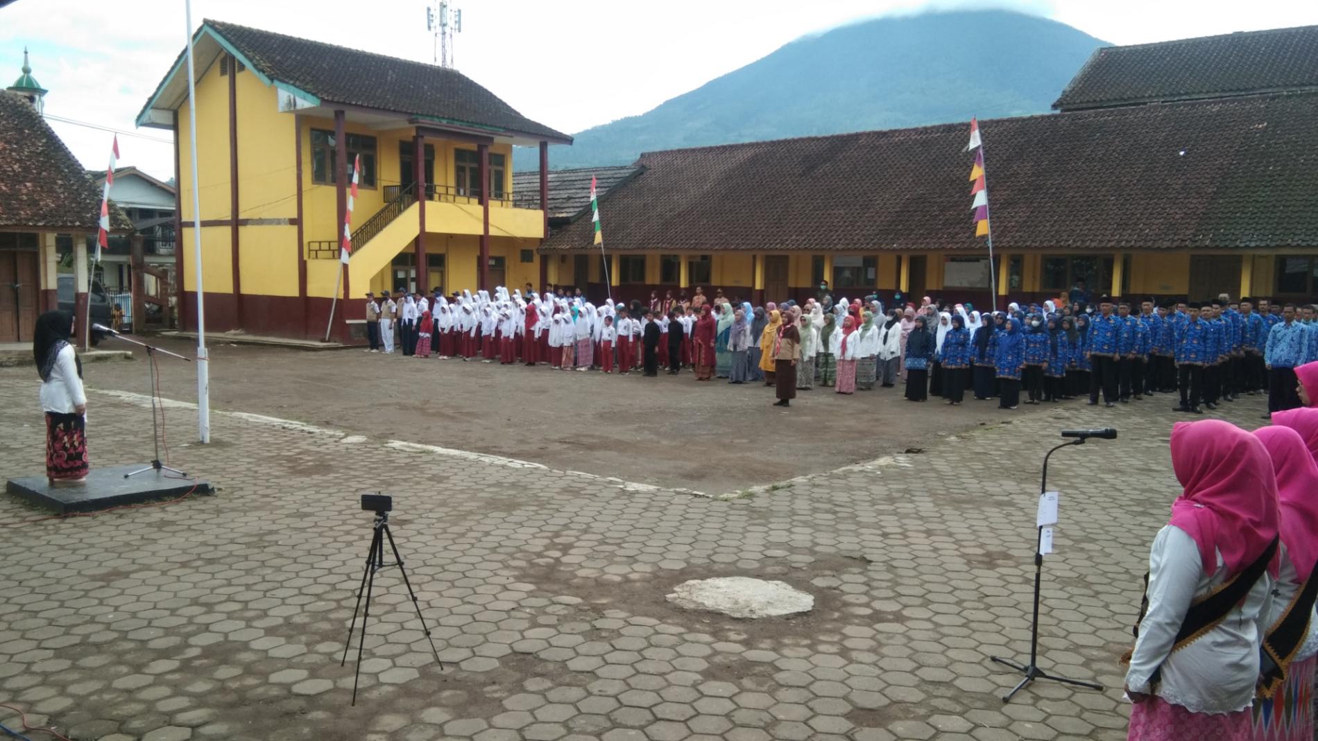 Peringatan Hari Ibu ke-94 Tingkat Kecamatan Cigedug Kabupaten Garut