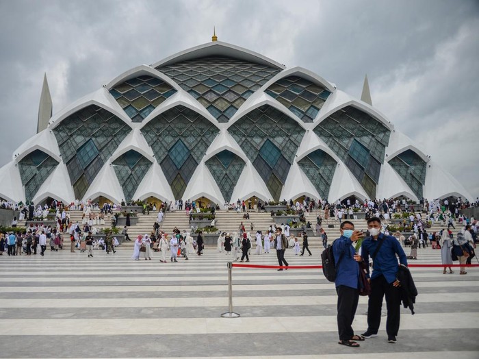 Ridwan Kamil Akan Main Sinetron Berjudul ''Surga Dalam Pelukan'' Pamerkan Kemegahan Masjid Al Jabbar ! Tayang di Bulan Puasa 2023 Nanti Guys ! 