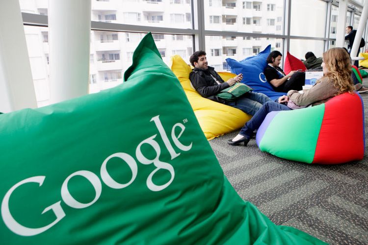 Apa Alasan Google PHK 12.000 Karyawannya ? 