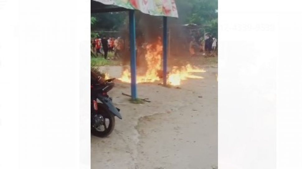 VIRAL ! Video Ibu di Papua Dibakar Hidup-Hidup Saat Dituduh Jadi Pelaku Penculikan Anak 