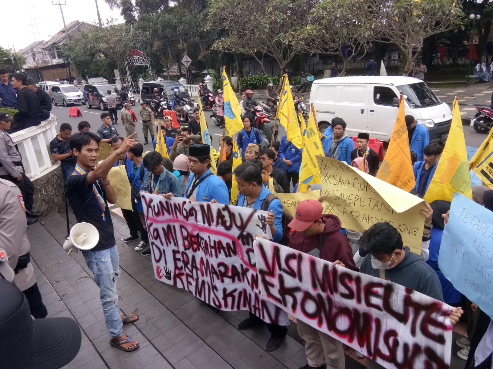 Demo Mahasiswa Terkait Tunda Bayar Pemerintah Kuningan