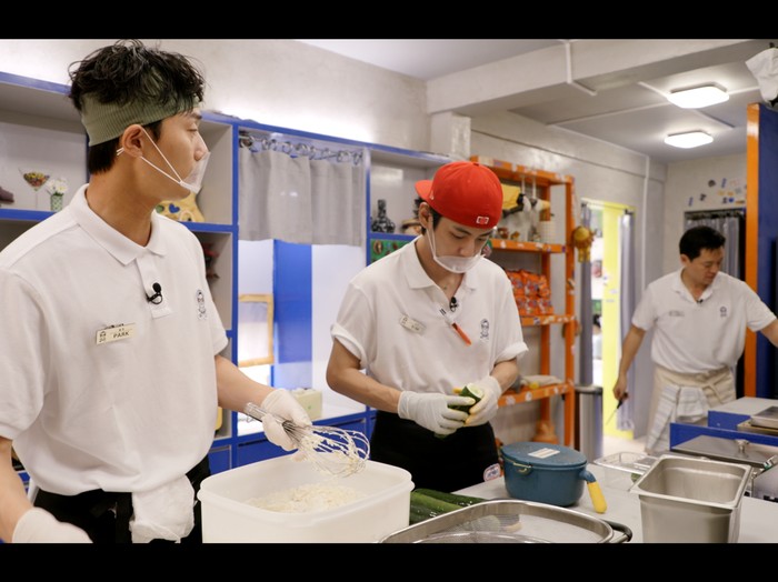 Penampilan V BTS Dapat Sorotan Warganet Saat Tampil di Variety Show Jinny's Kitchen, V Jadi Pekerja Magang ! 
