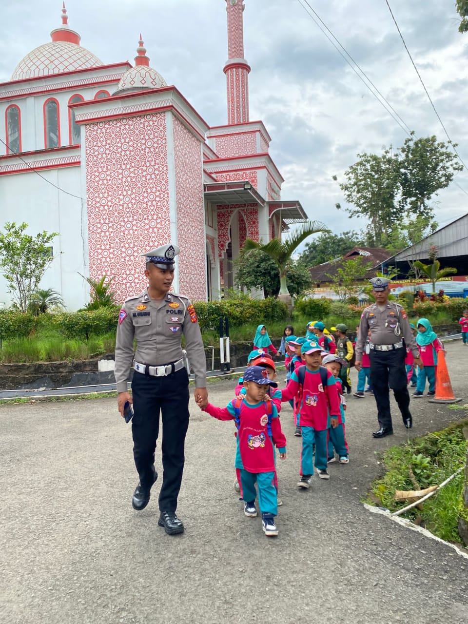 Polisi Sahabat Anak, Polres Garut Terima Kunjungan TK RA Baiturohman