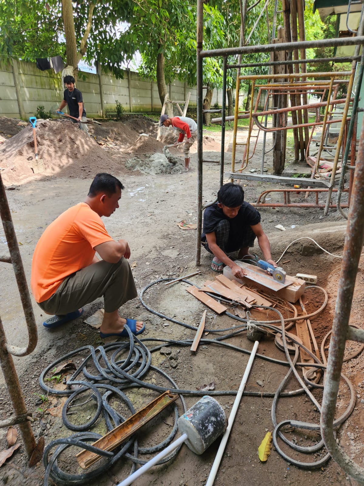 Danrem 062/Tn Ngabuburit Sambil Ninjau Pembangunan Sport Center Maung di Kesatrian Makorem 062/Tn