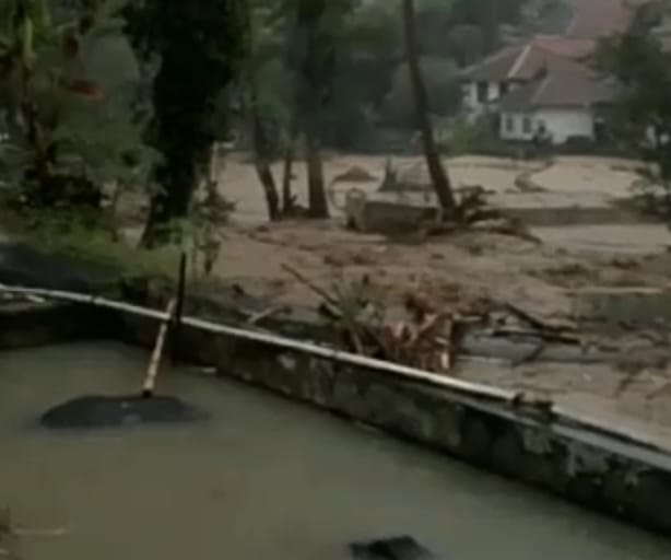 12 Rumah Terdampak Banjir Bandang Desa Jamberama Selajambe
