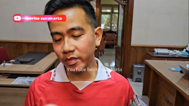 Walkot Solo Gibran Minta Maaf ke Ganjar Pranowo dan I Wayan Koster Setelah Pildun U20 Batal Di Indonesia 