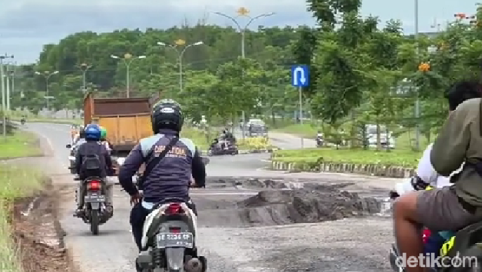 VIRAL Video Lampung Disebut Sebagai Provinsi Dajjal, Karena Banyak Jalanan Rusak dan Proyek Mangkrak ? 