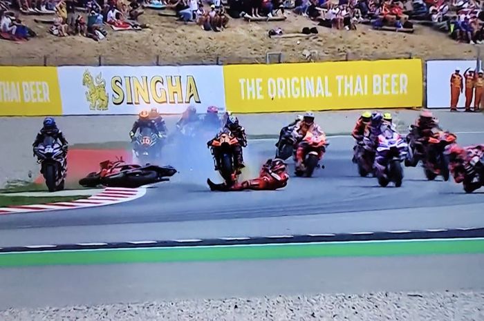 UPDATE Kondisi Pecco Bagnaia Usai Kaki Terlindas Motor Brad Binder, Sebut Keberuntungan Ada di Pihaknya 