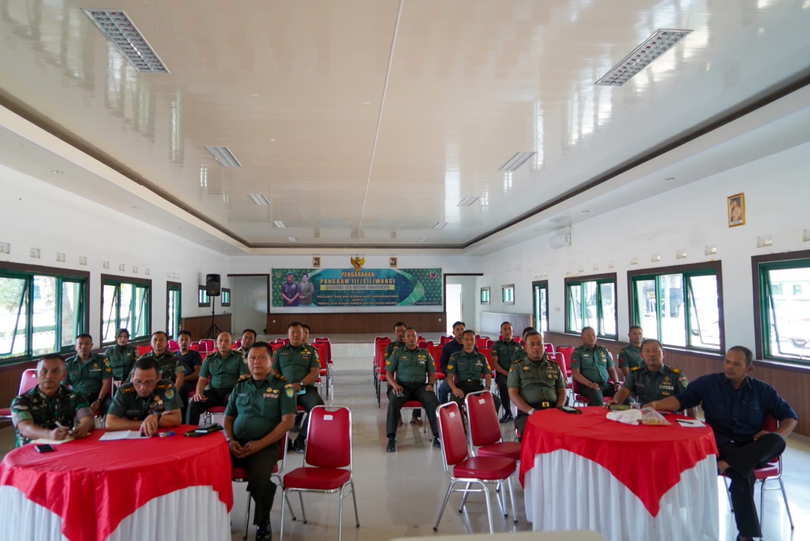 Korem 062/Tn Mengikuti Vicon Literasi Digital Sektor Pemerintahan Prajurit TNI