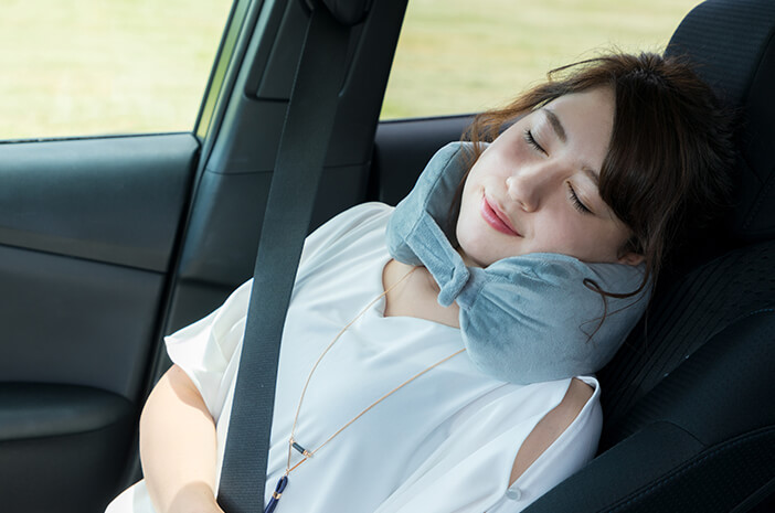 Berikut Beberapa Tips Tidur Nyenyak Selama Perjalanan Jauh