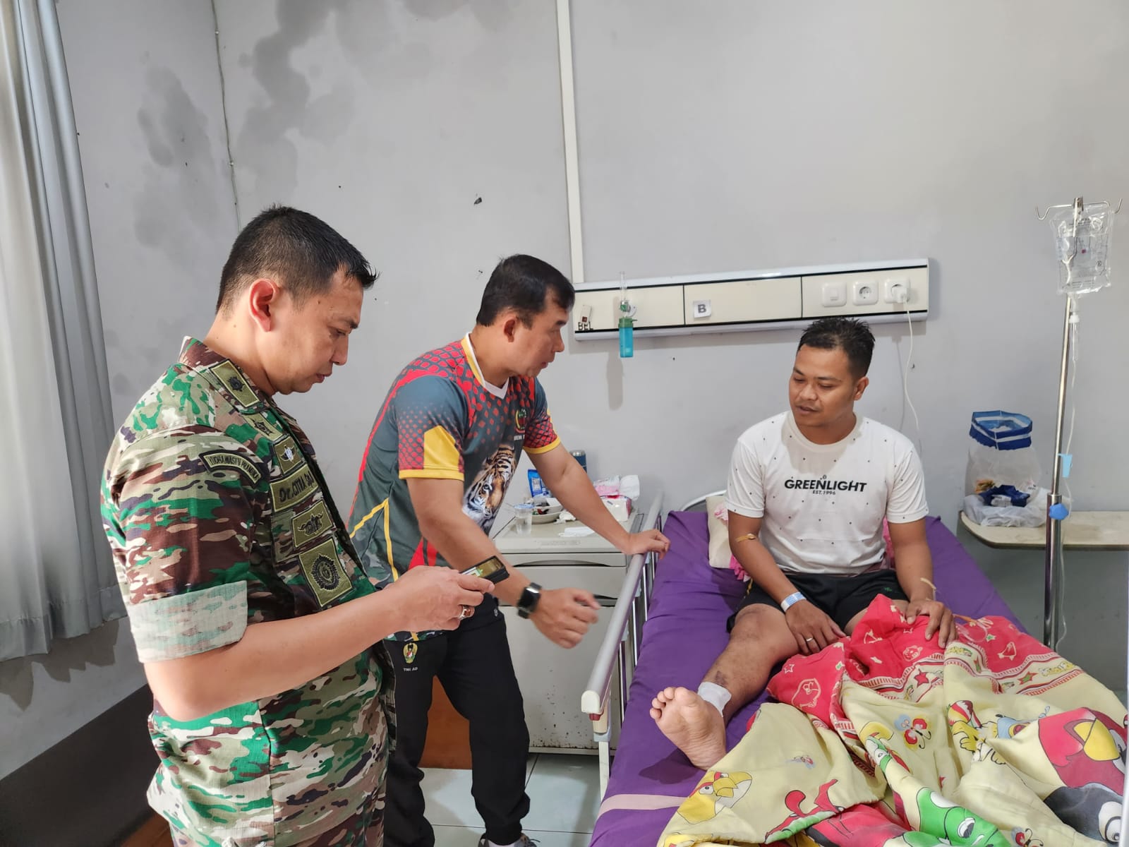 Rumkit Guntur Garut Berikan Pelayanan Terbaik Kepada Pasien Anggota Terkena Tembak Saat Tugas Operasi Papua 2021, Danrem 062/Tn Apresiasi Karumkit dan Jenguk Anggota