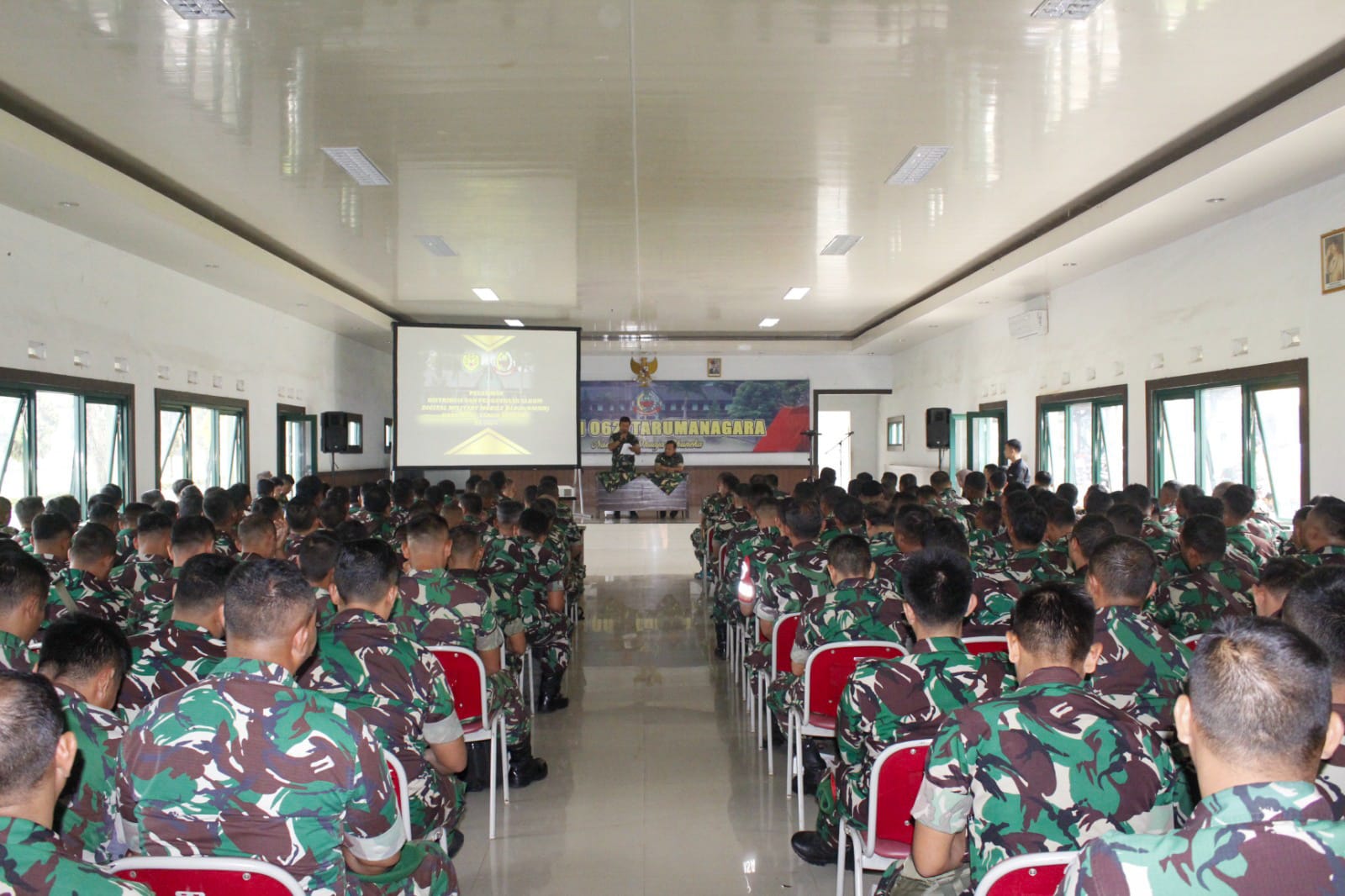 Korem 062/Tn Menggelar Pelatihan Distribusi dan Penggunaan Alkom Digital Military Mobile Radio Kepada Satuan Jajaran