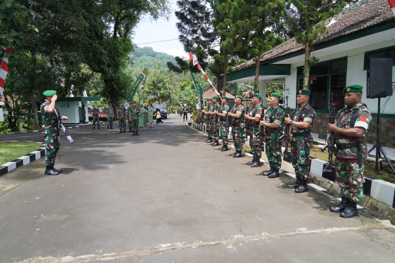 Pengecekan Kesiapan Pemilu dan  Pengarahan Netralitas TNI Kepada Prajurit dan PNS Kodim 0610/Smd
