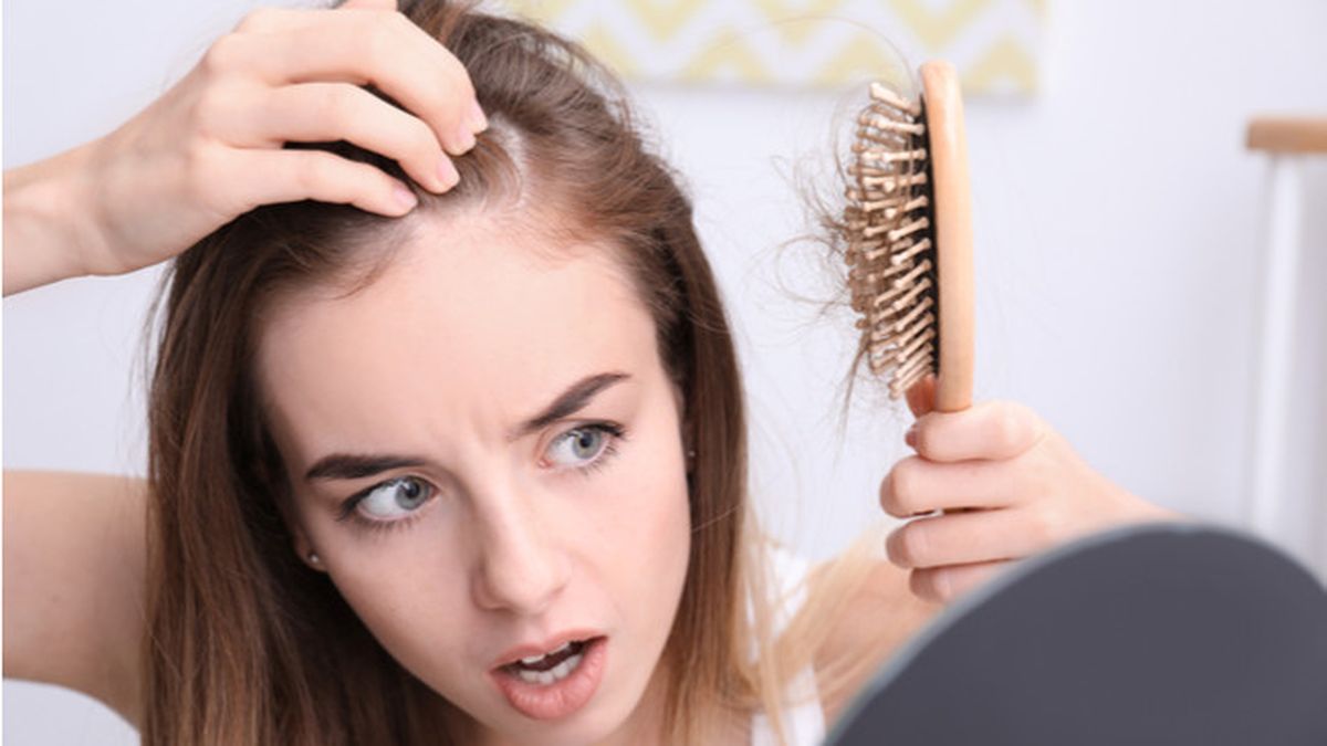 Rambut Rontok Karena Kurang Vitamin Apa? Ini Penyebabnya