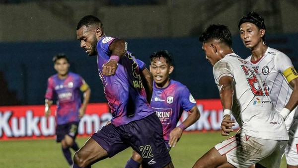 Diwarnai Hujan Kartu Arema FC Sukses Kalahakan RANS Dengan Skor Tipis 2-3