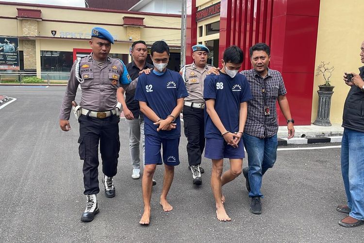 Penjual Sepatu Converse dan Nike Tanpa Izin di Bandung Raih Untung Jutaan per Bulan di Amankan Polisi