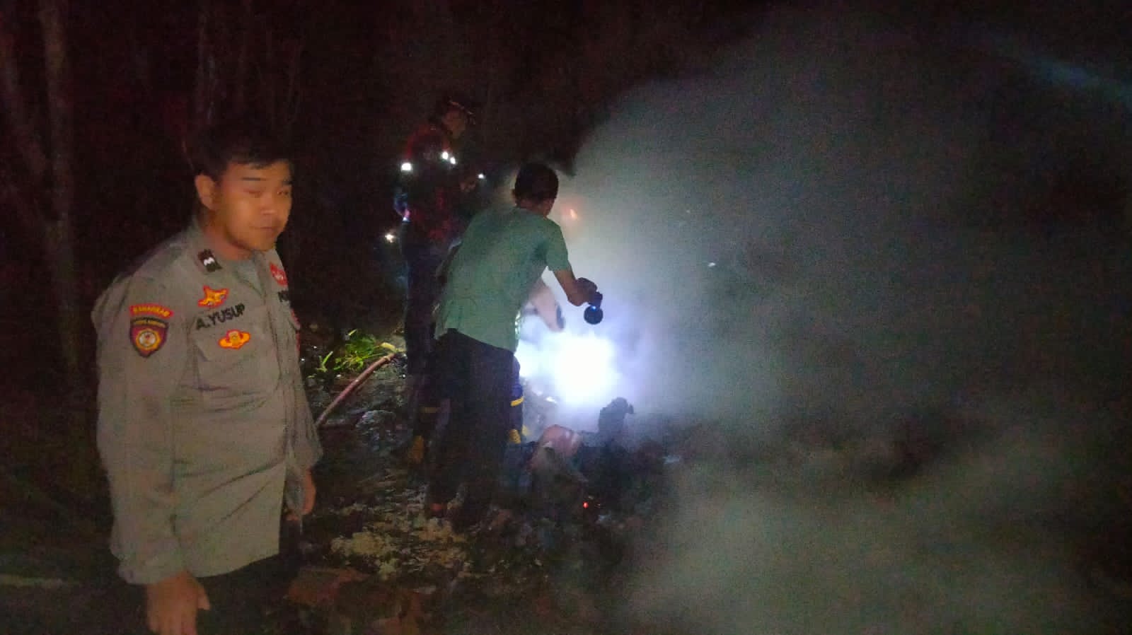 Lansia Terjebak Kebakaran Polsek Cilawu Bersama Tim Inafis Polres Garut Identifikasi Korban