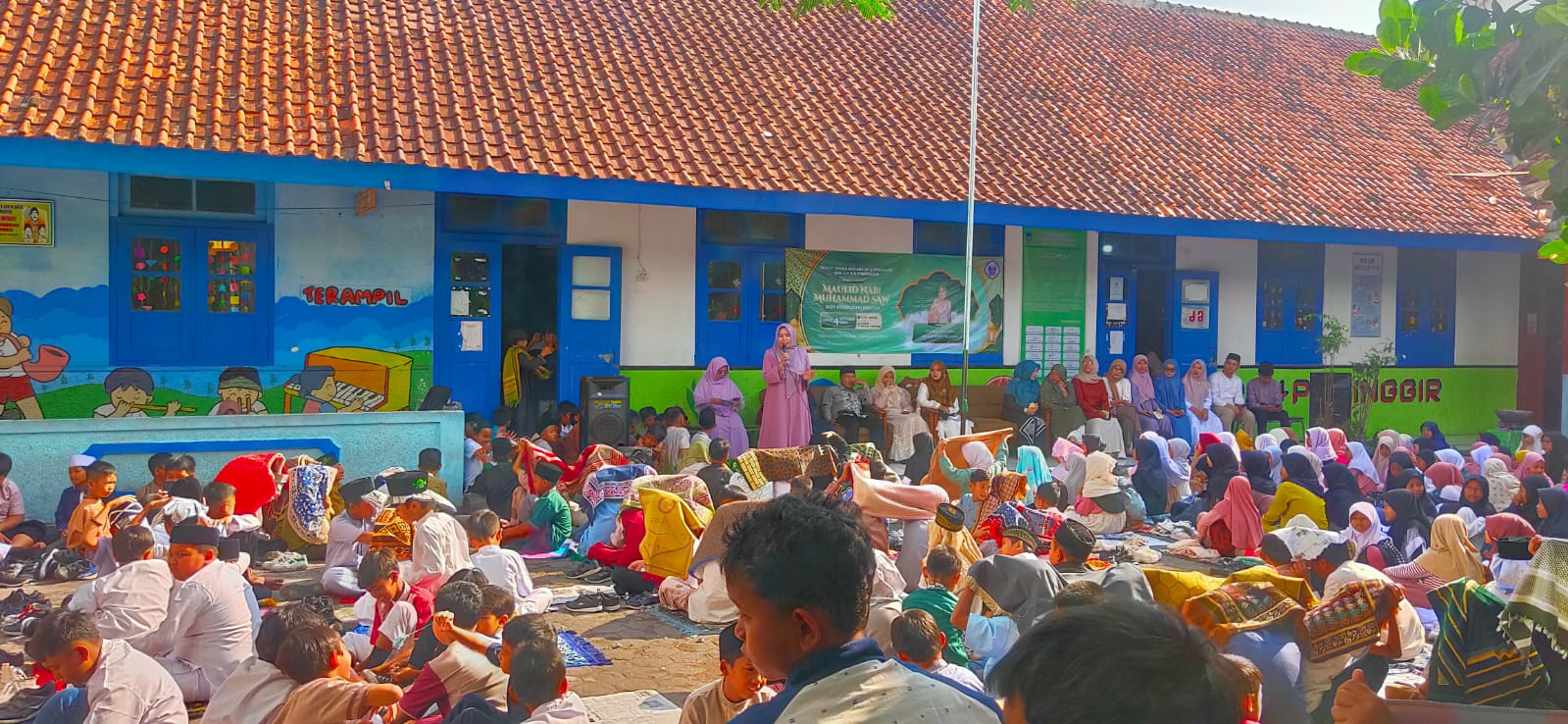 Penanaman Akhlak Nabi Muhammad SAW di Kompleks SDN 3, 4, dan 5 Paminggir Garut Kota