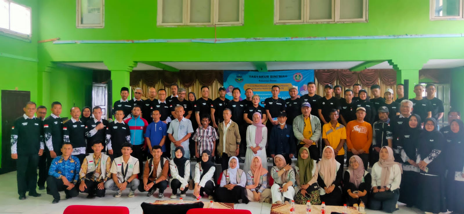 Komunitas GHA Bareng PGRI Garut Kota, Berbagi Pada Pramu Kelas