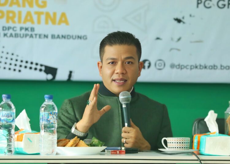 Bupati Bandung Dadang Supriatna