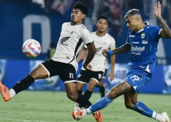 Persib Bandung Dijatuhi Denda dari Komdis PSSI, Bobotoh Diminta Untuk Lebih Tertib dan Taati Aturan