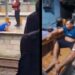 Viral Bapak-bapak yang Dikejar Oknum Jakmania di Stasiun Kereta Api Karena Pakai Jersey Persib Ternyata Seorang Tuna Wicara