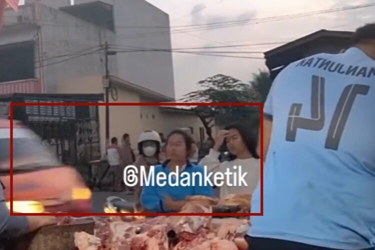 Viral Video Detik-detik Seorang IRT Tertabrak Angkot dari Belakang Saat Melihat Daging