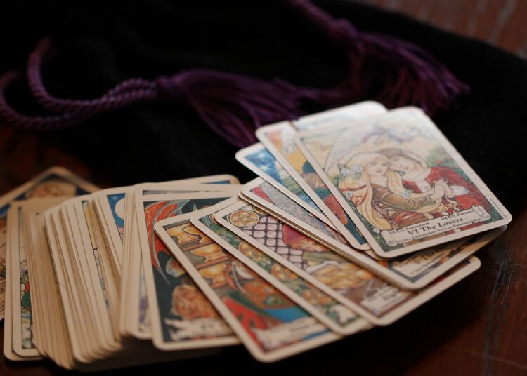RAMALAN ZODIAK Hari Ini (Pixabay/Mira Cosic, Astrologer)