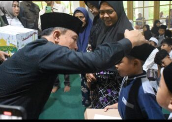 Ratusan Anak Yatim di Kuningan Terima Santunan