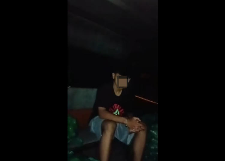 Seorang Bocah Tertangkap Basah Curi Jeruk di Paleran Jember (Facebook/Info Warganet Umbulsari)