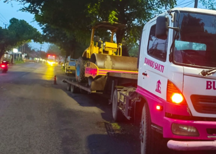 Kecelakaan Pemotor Asal Jombang Terlindas Truk Muatan Alat Berat (Istimewa)